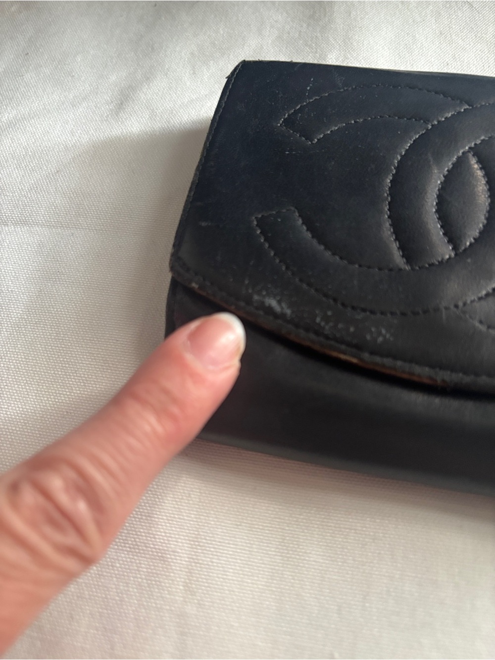 Chanel Black Quilted CC Logo Leather Wallet with COA card - Picture 4 of 17